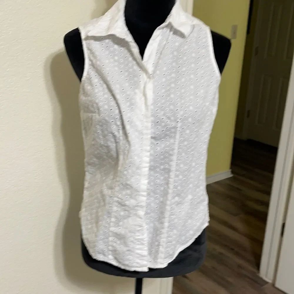 #292 Button up white blouse - Picture 1 of 6